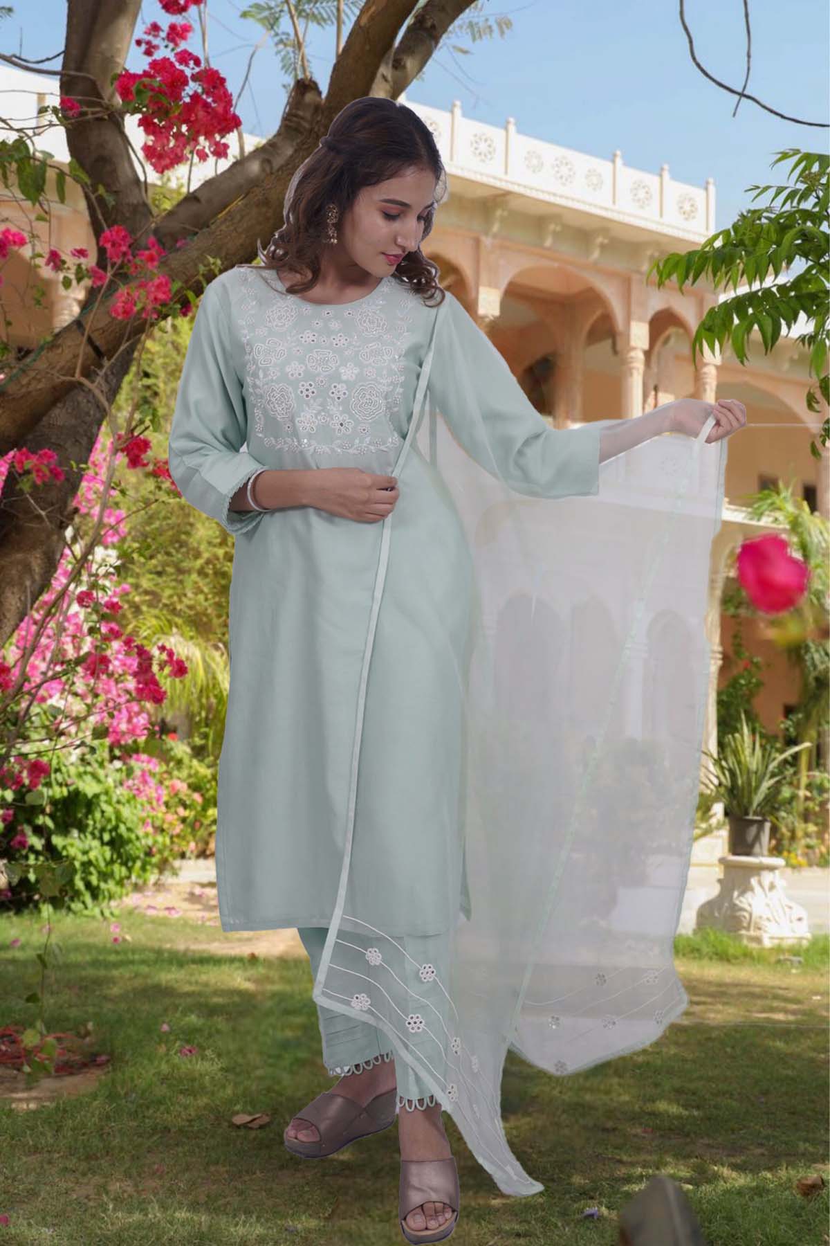 Kurti in White Embroidered Fabric LKV002319